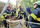 FOTO Misiune contracronometru. Femeie scoasă dintr-o fântână adâncă de 14 metri 